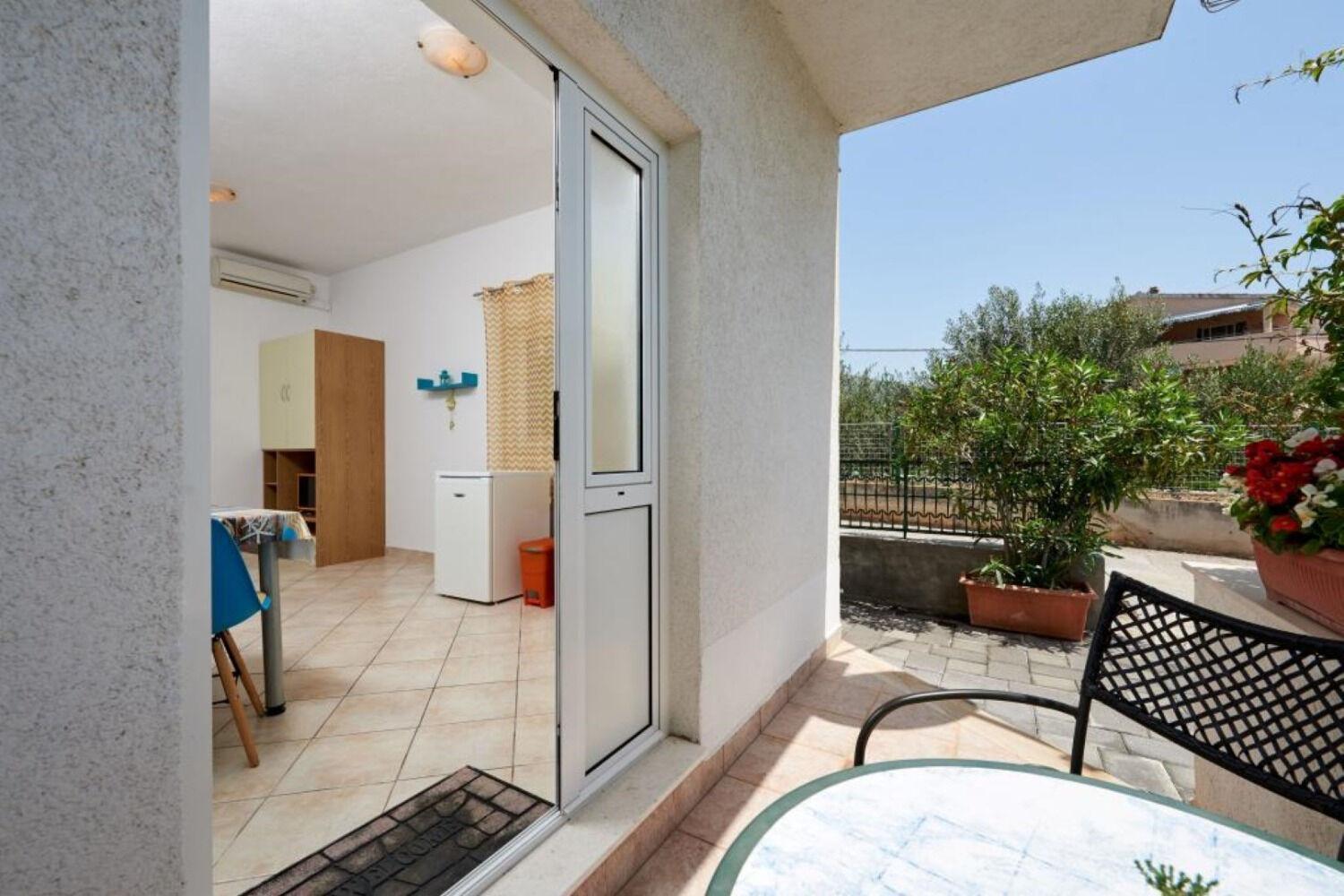 Apartments Mare - 30 M From Pebble Beach Seget Vranjica Exterior foto