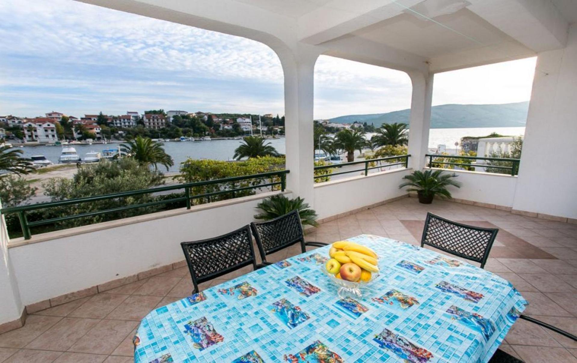 Apartments Mare - 30 M From Pebble Beach Seget Vranjica Exterior foto