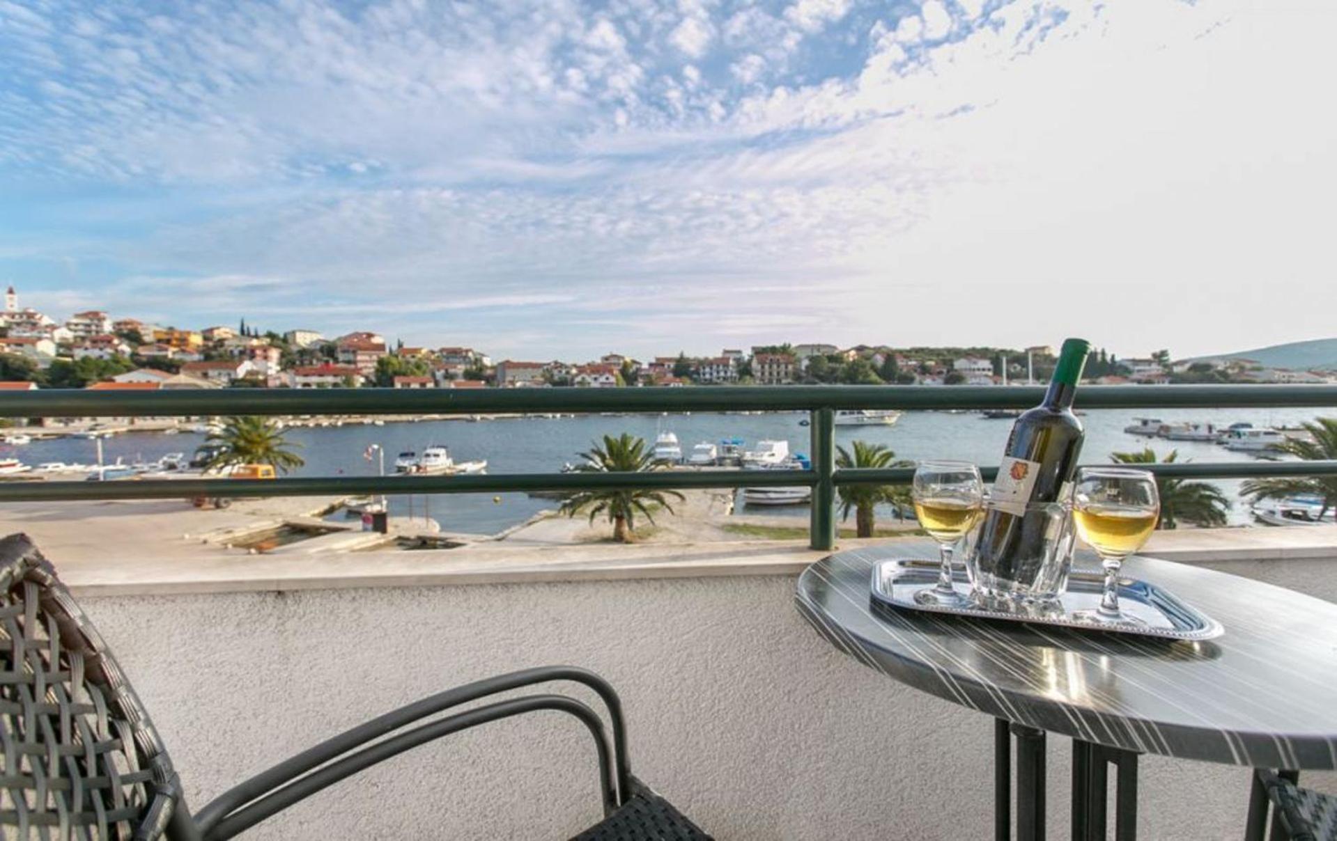 Apartments Mare - 30 M From Pebble Beach Seget Vranjica Exterior foto